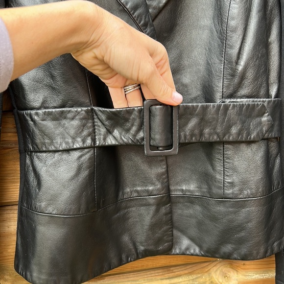 Teenflo leather 🔥and viscose 🔥belted blazer - Picture 6 of 9